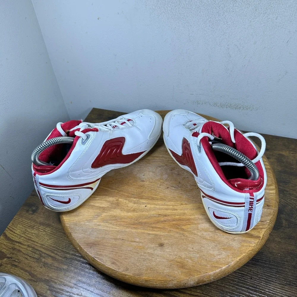 Nike Vintage 2004 White Red Athletic Sneakers 308648-111 Womens 7
